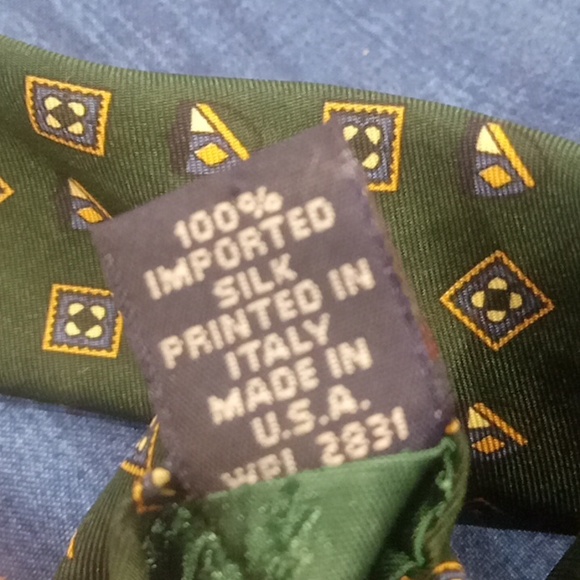 Vintage Tommy Hilfiger tie (100% imported silk) - Picture 5 of 6